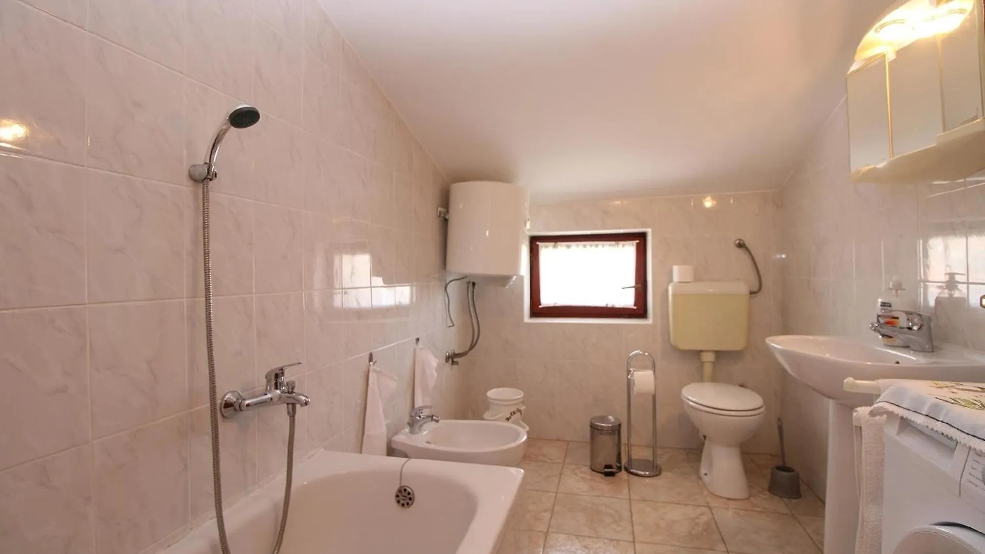 Apartment Ferienwohnung Fuer 4 Personen Ca 55 Qm In Fazana, Istrien Istrische Riviera